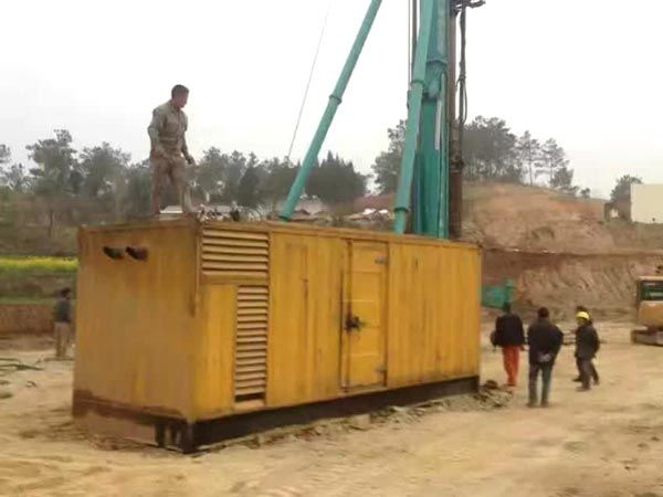 芙蓉如何判断水冷式机油散热器密封件是否需要更换？